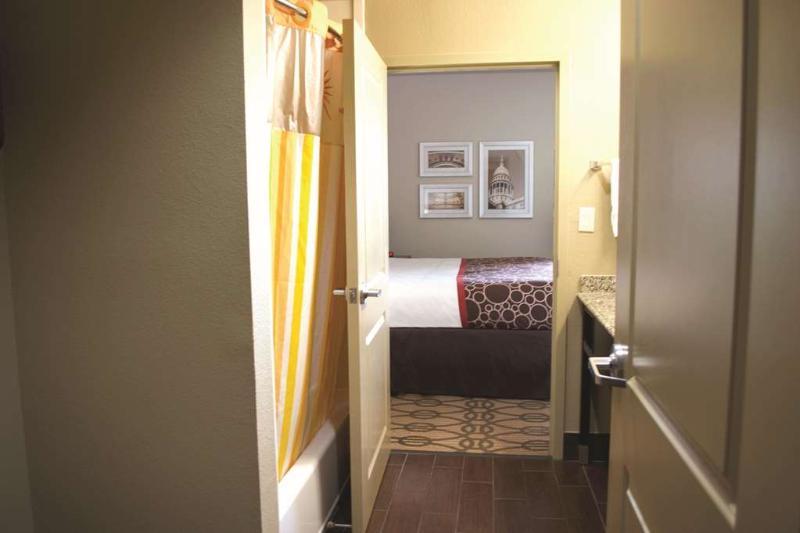 La Quinta By Wyndham Pearsall Exterior foto